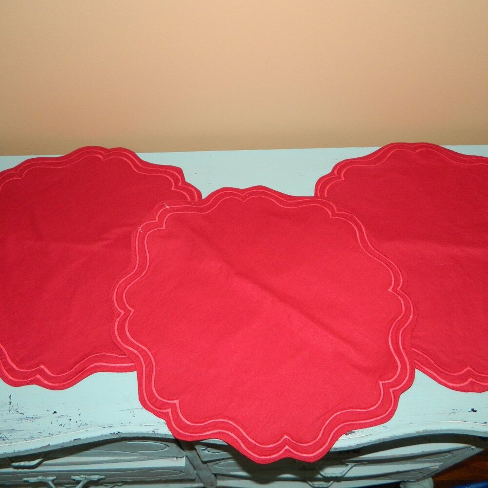 Mark & Graham Scalloped Embroidered Placemats Lot of 3  (HH-12)
